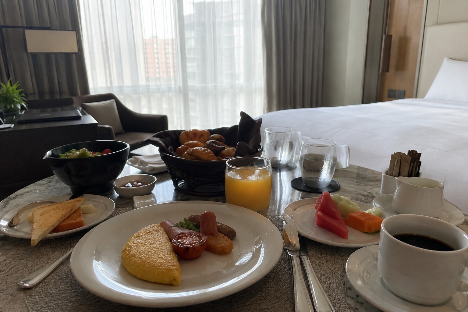 Operasional Breakfast Hotel: Mengelola Cost, Manpower, dan Guest Experience dalam Satu Operating System
