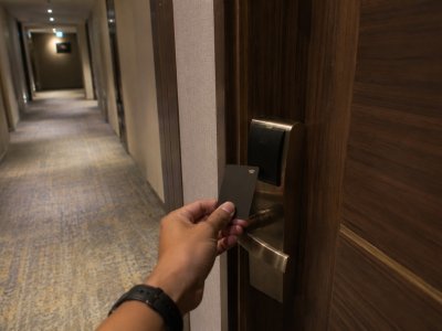 Smart Key Lock untuk Hotel: Meningkatkan Security, Operational Efficiency, dan Guest Experience
